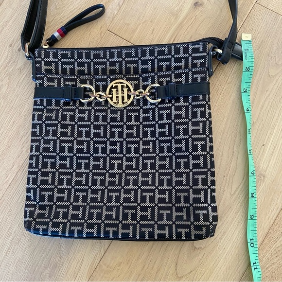 Tommy Hilfiger Monogram Black and Gold Patterned Crossbody Bag - Picture 12 of 13